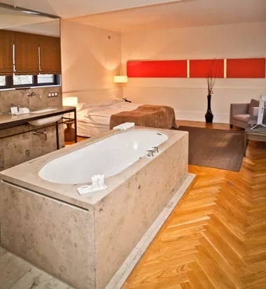 Cortiina Suite - freistehende Badewanne